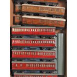 Seventeen Hornby-Dublo tinplate coaches: D21 brown & cream 1 st /2 nd (G-BF); D21 brown & cream br/2