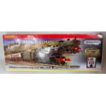 Hornby R1077 train pack comprising 'Windsor Castle' loco and tender with three Pullman coaches, with