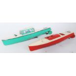 Two Hornby boats - Speedboat, red hull and hatch, white deck (VG), with cabin cruiser, green hull