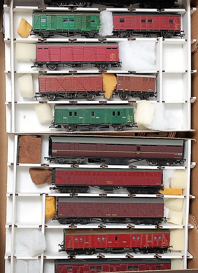 Tray containing long wheel base and bogie vehicles for inclusion in passenger trains with a Bachmann