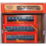 Hornby R834 LMS blue/silver streamlined 'Queen Mary' engine and tender (NM-BG) together with 6