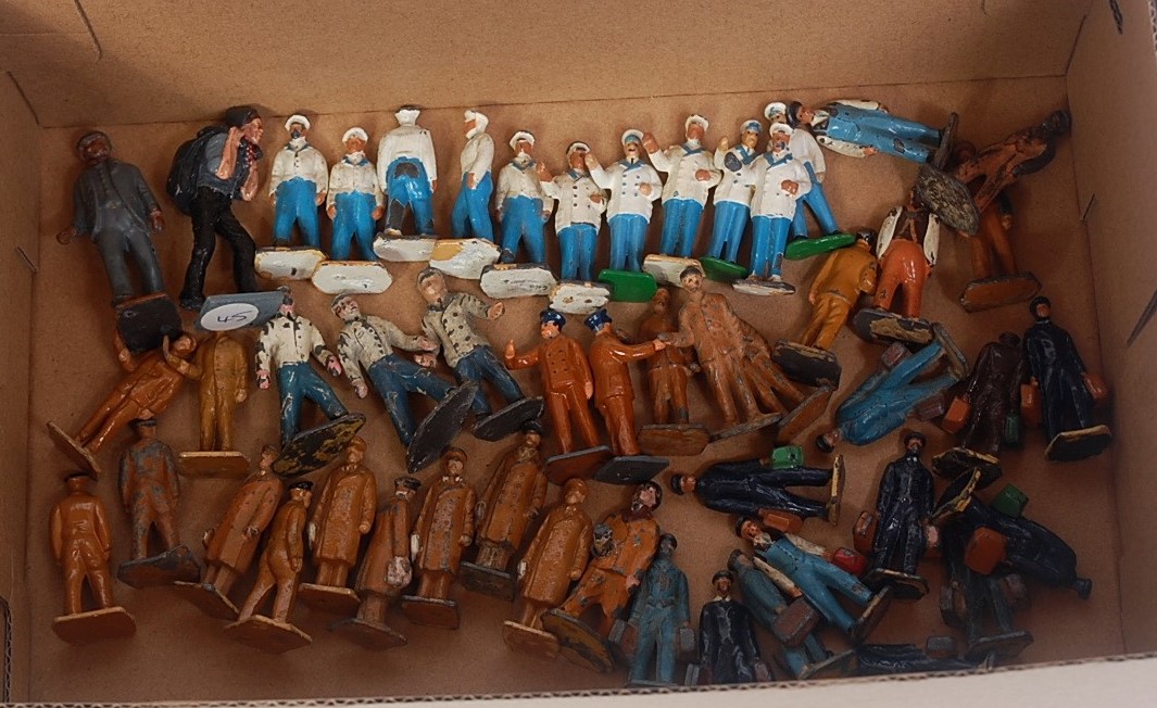 Approx 50 mainly Hornby figures: hotel and catering staff; and engineers and porters, a