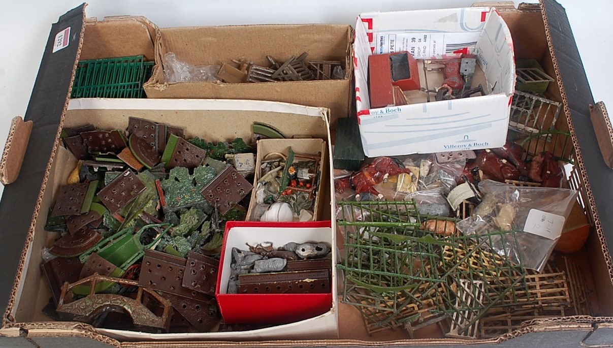 One tray containing a quantity of various Britains lead and hollow cast farming and garden