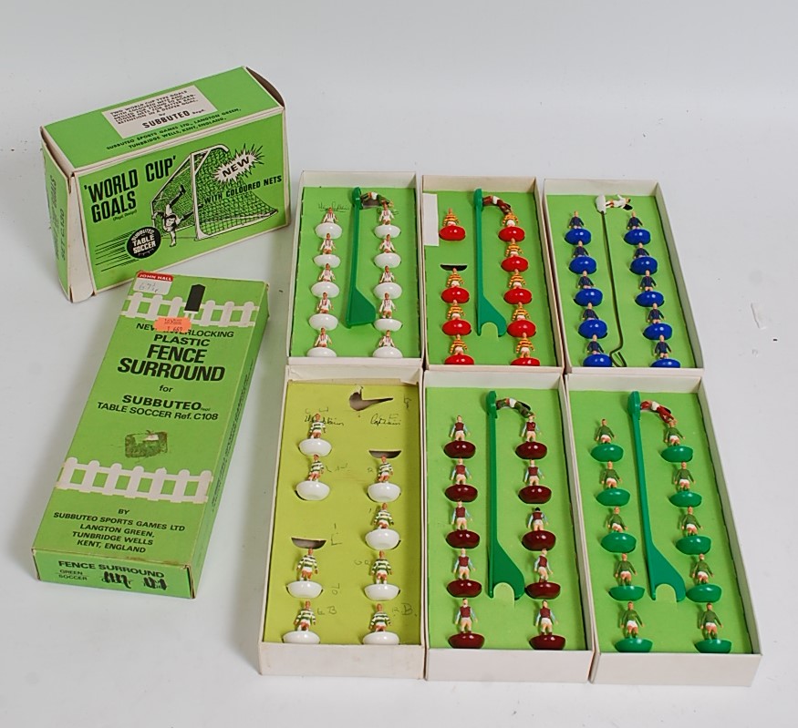 Subbuteo: 6x 1970s heavyweight teams to include No. 4 (Stoke City), No. 25 (Celtic, incomplete), No.