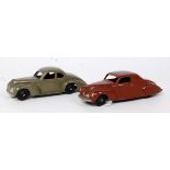 A Dinky Toys loose saloon group to include a No. 39C Lincoln Zephyr finished in brown (VG)