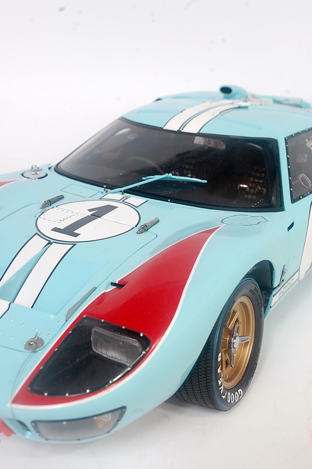 An Exoto Racing Legends model No. LMC10011 1/10 scale model of a 1966 Exoto Ford GT 40 Mk2, finished - Image 4 of 6