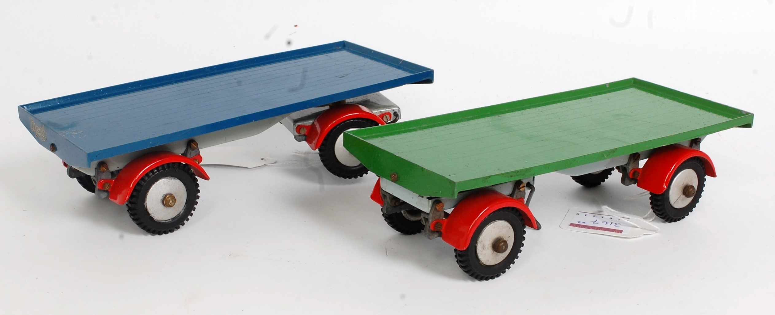 A Shackleton Models Dyson trailer group, two examples to include one finished in green, the other