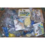 A quantity of Airfix and other H0 scale plastic military figures, dioramas and vehicles, some