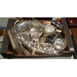 A box of miscellaneous silver plated wares, to include set of six napkin rings, fish servers,