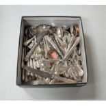 A box of miscellaneous loose silver plated flatware, mainly in the Kings pattern