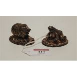 Two modern filled silver desk ornaments, in the form of a toad and hedgehog