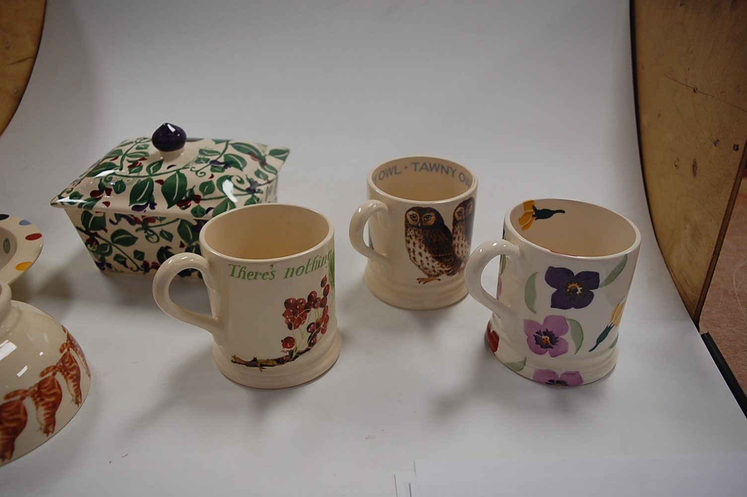 A small collection of Emma Bridgewater pottery, to include three mugs, Benji & Sparkie polka dot cat - Image 9 of 9