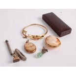 Assorted jewellery, to include rolled gold seed pearl and paste set hinged bracelet, picture locket,
