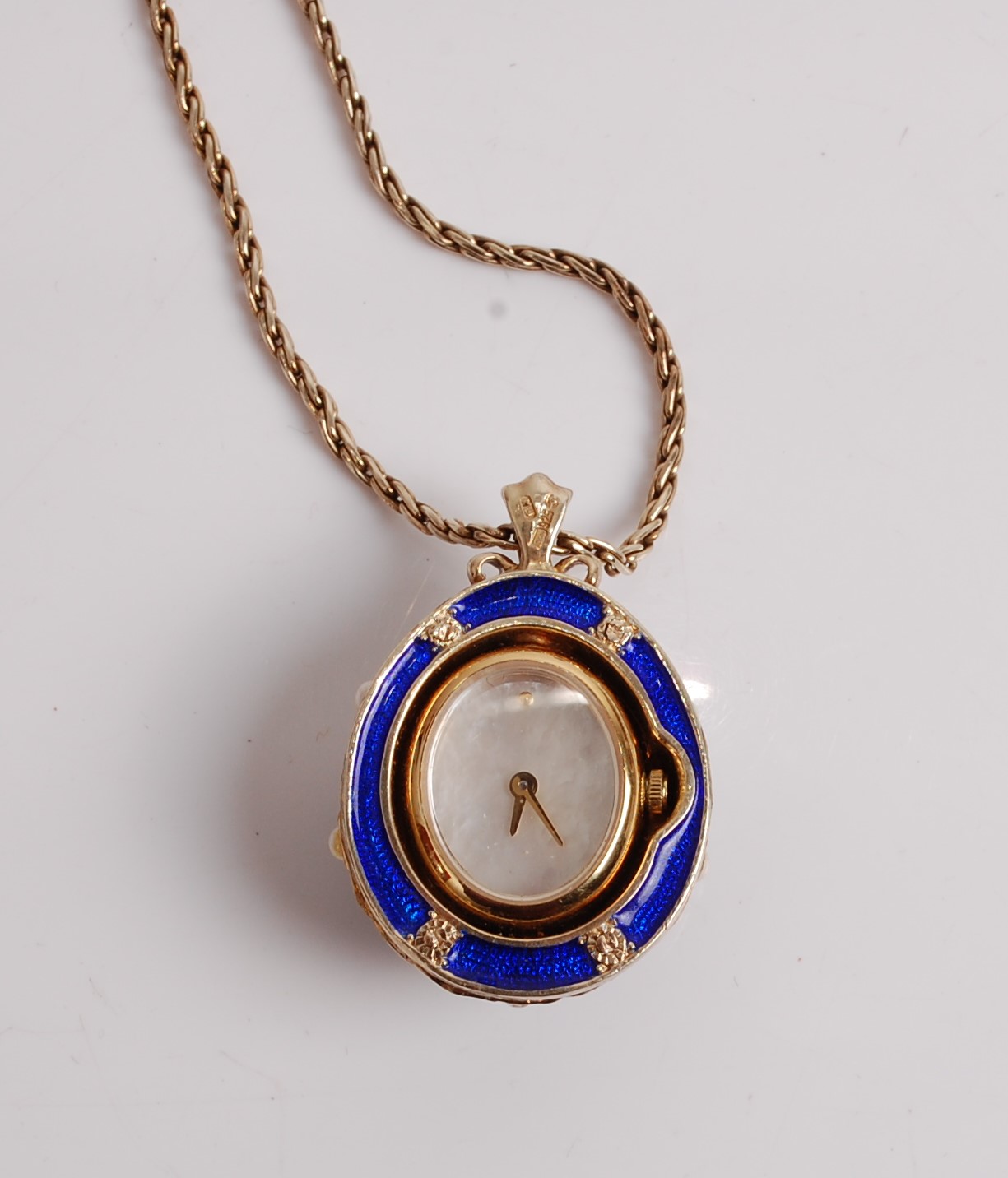 The House of Fabergé silver gilt and enamel Imperial pearl egg timepiece, on neck chain, with - Bild 2 aus 2