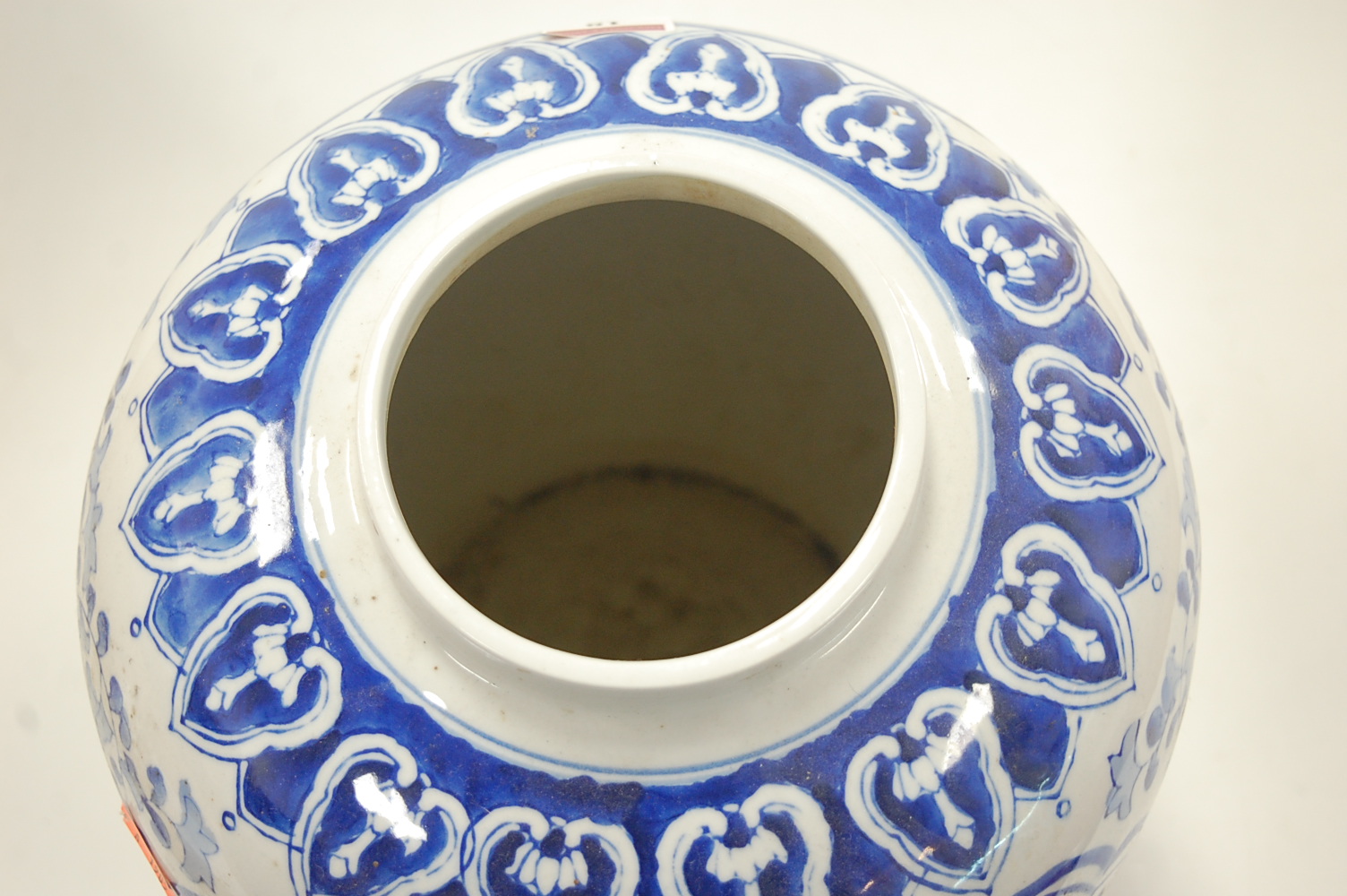 A large blue & white vase of squat circular form decorated with birds amongst foliage, height 29cm - Image 2 of 4