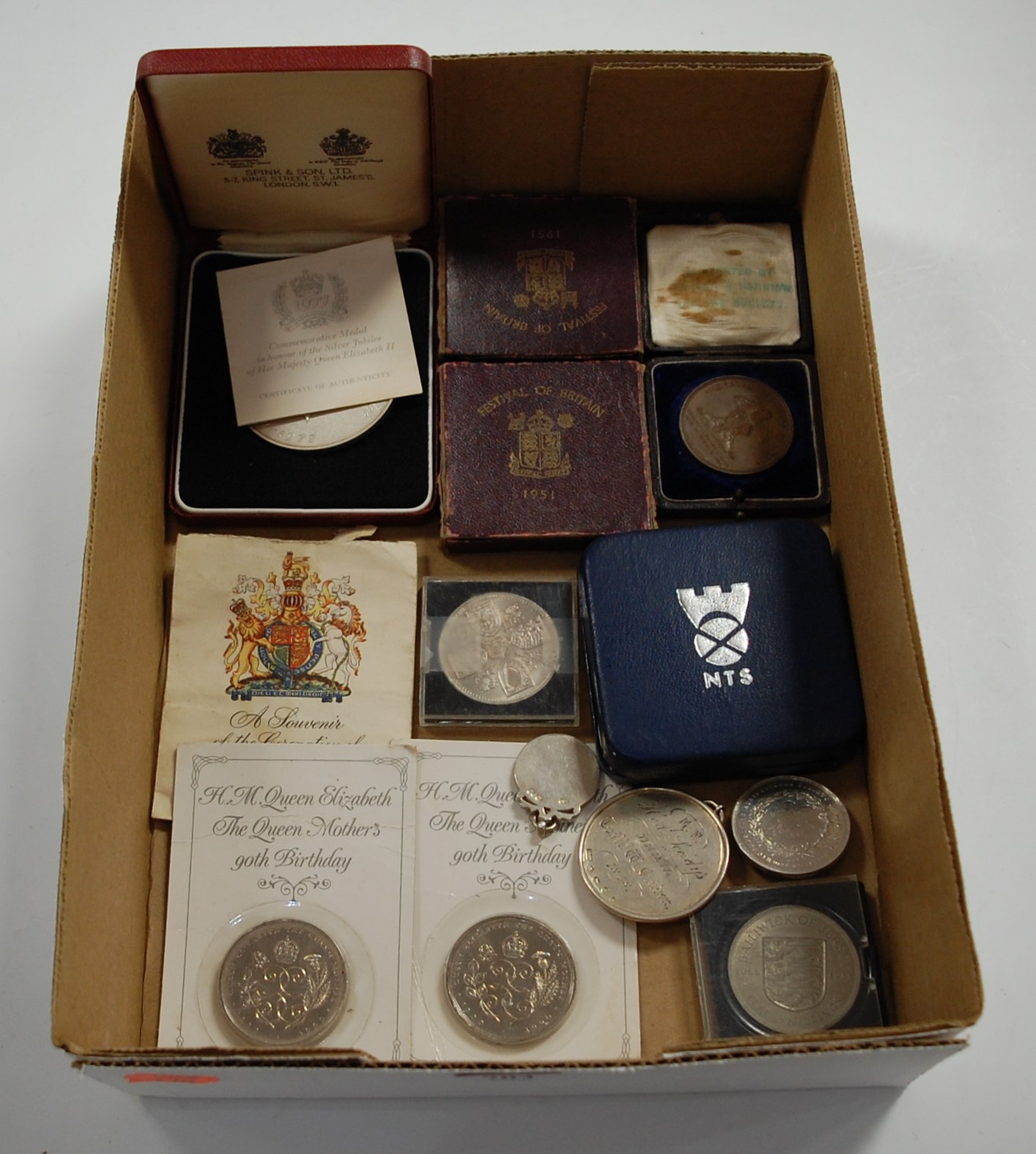 A collection of coins and medals, to include boxed Festival of Britain crowns, Victorian silver