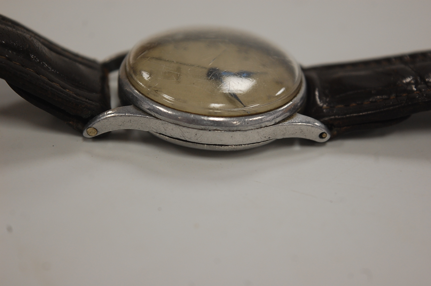 A gentleman's Omega military wristwatch having a white circular dial with Arabic numerals and - Image 7 of 9