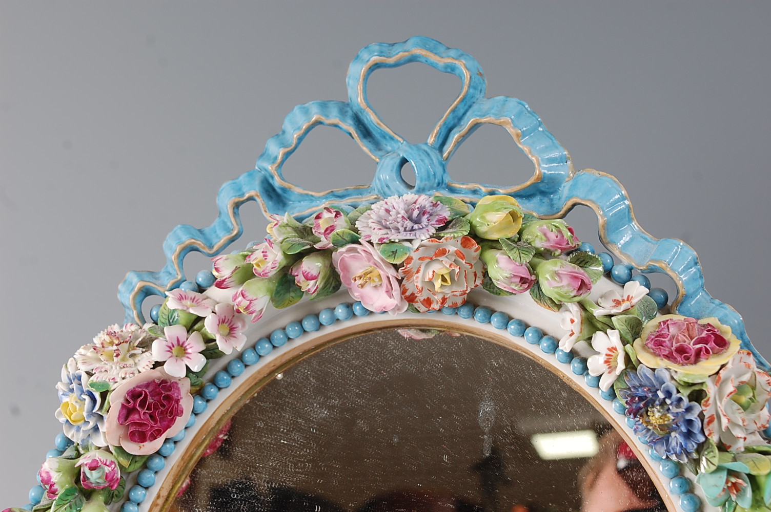 A 19th century Meissen porcelain easel dressing table mirror, the circular plate with ribbon - Image 2 of 6