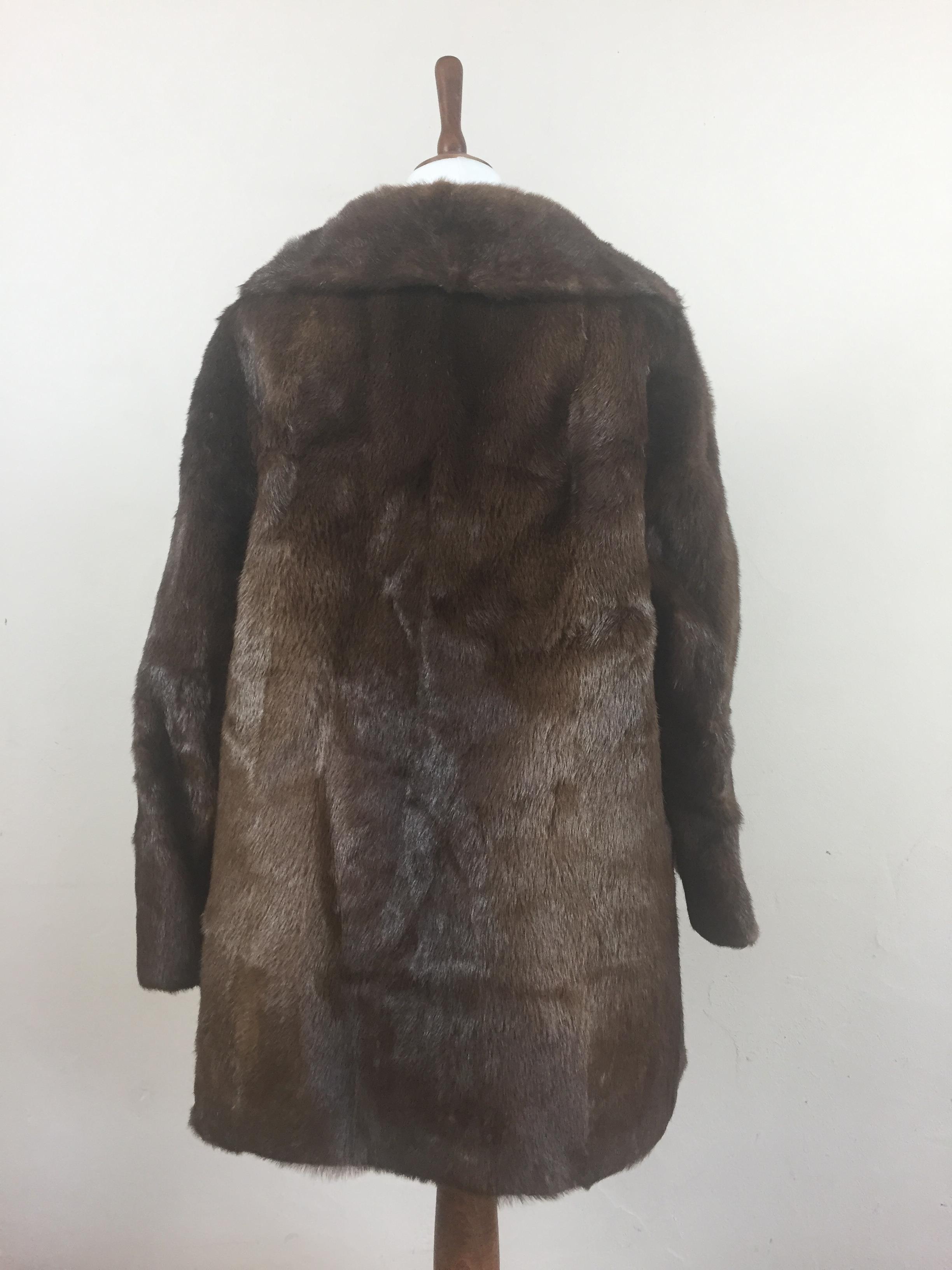 A 1960s lady's double-breasted beaver fur coat retailed by Fenwick's of Newcastle's 'French - Image 4 of 4