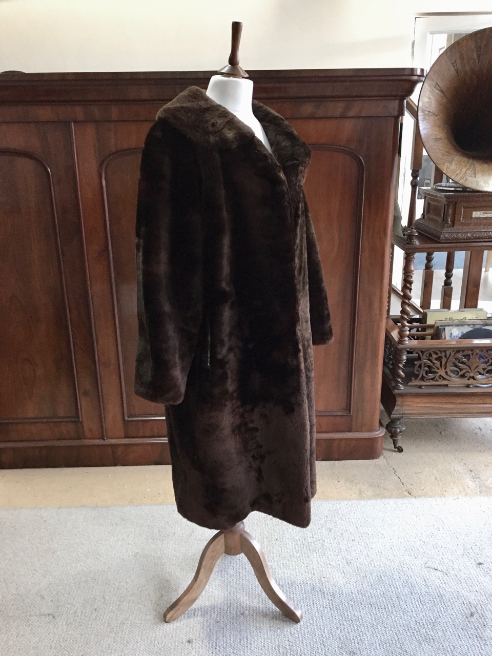 A Beaver Lamb fur coat - Image 2 of 2