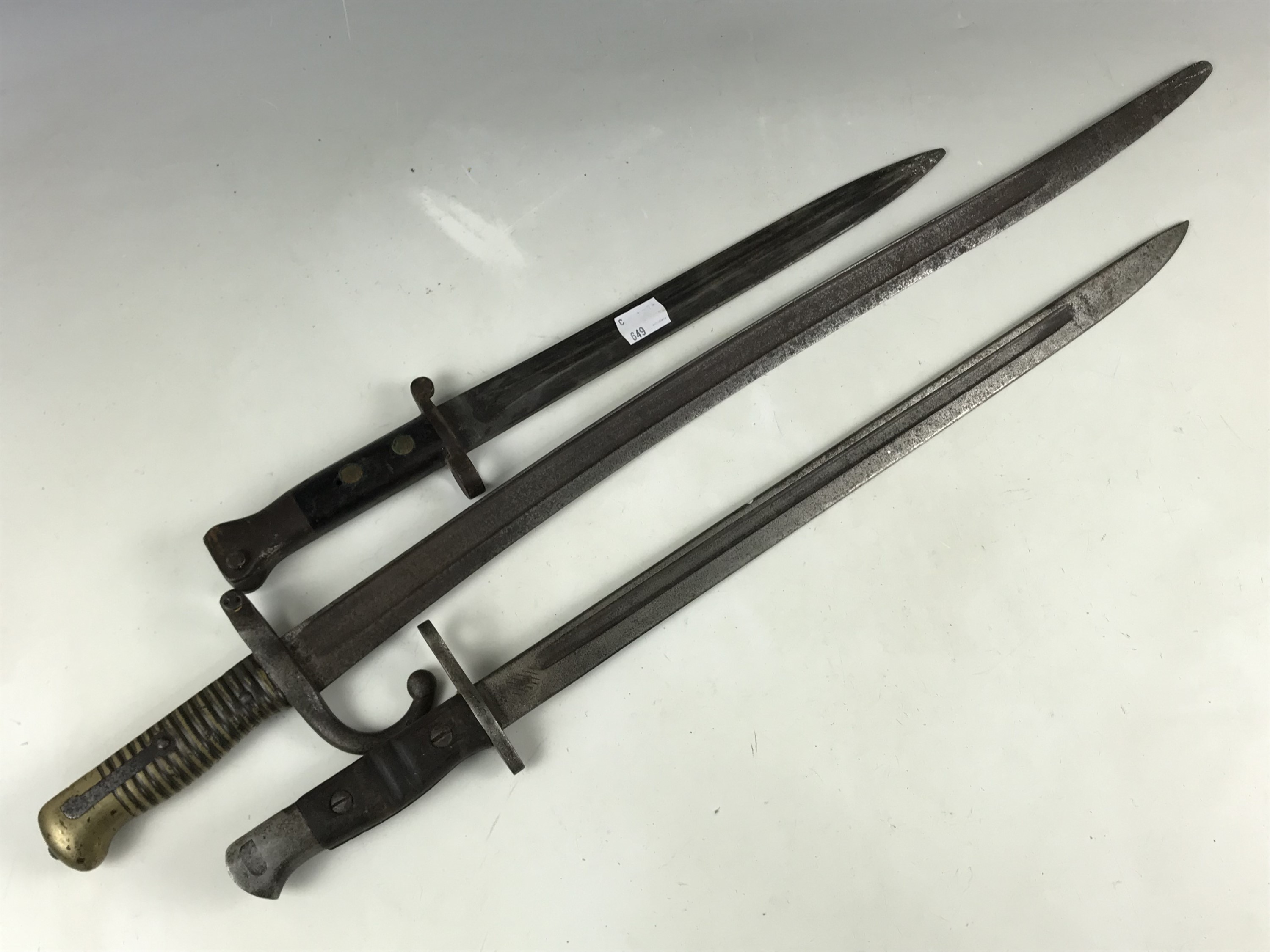 A Pattern 1888 bayonet, French Mle 1866 bayonet and a US M 1917 bayonet - Image 2 of 2