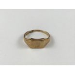 A 9ct gold signet ring, 3g