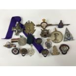 Sundry military and other badges and medals including a New Zealand Memorial Cross, Old