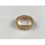 A 9ct gold wedding band, 3.4g