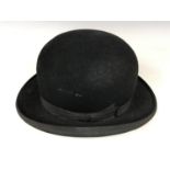 A gentleman's vintage bowler hat (19.5 x 16 cm interior measurements)