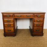 A Victorian walnut pedestal desk, 123 cm x 64 cm x 75 cm