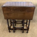 A Victorian late-17th-century-influenced walnut Sutherland type table, 78 x 53 x 69 cm