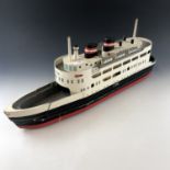 A 1960s wooden toy ferry, 78 x 16 x 30 cm high