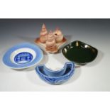 A Carltonware novelty seashell cruet set, Royal Copenhagan Carlsberg and Wade ceramics