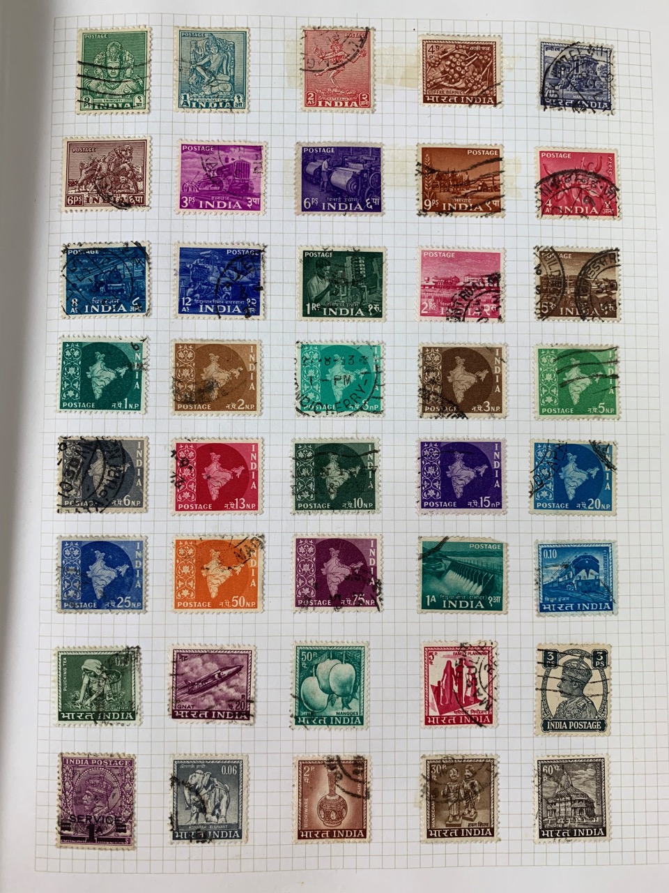 A vintage Stanley Gibbons "The Senator" stamp album containing an accumulation of QEII - Image 4 of 9