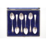 A cased set of late Victorian silver tea spoons, with shield shaped terminals, Joseph Gloster,