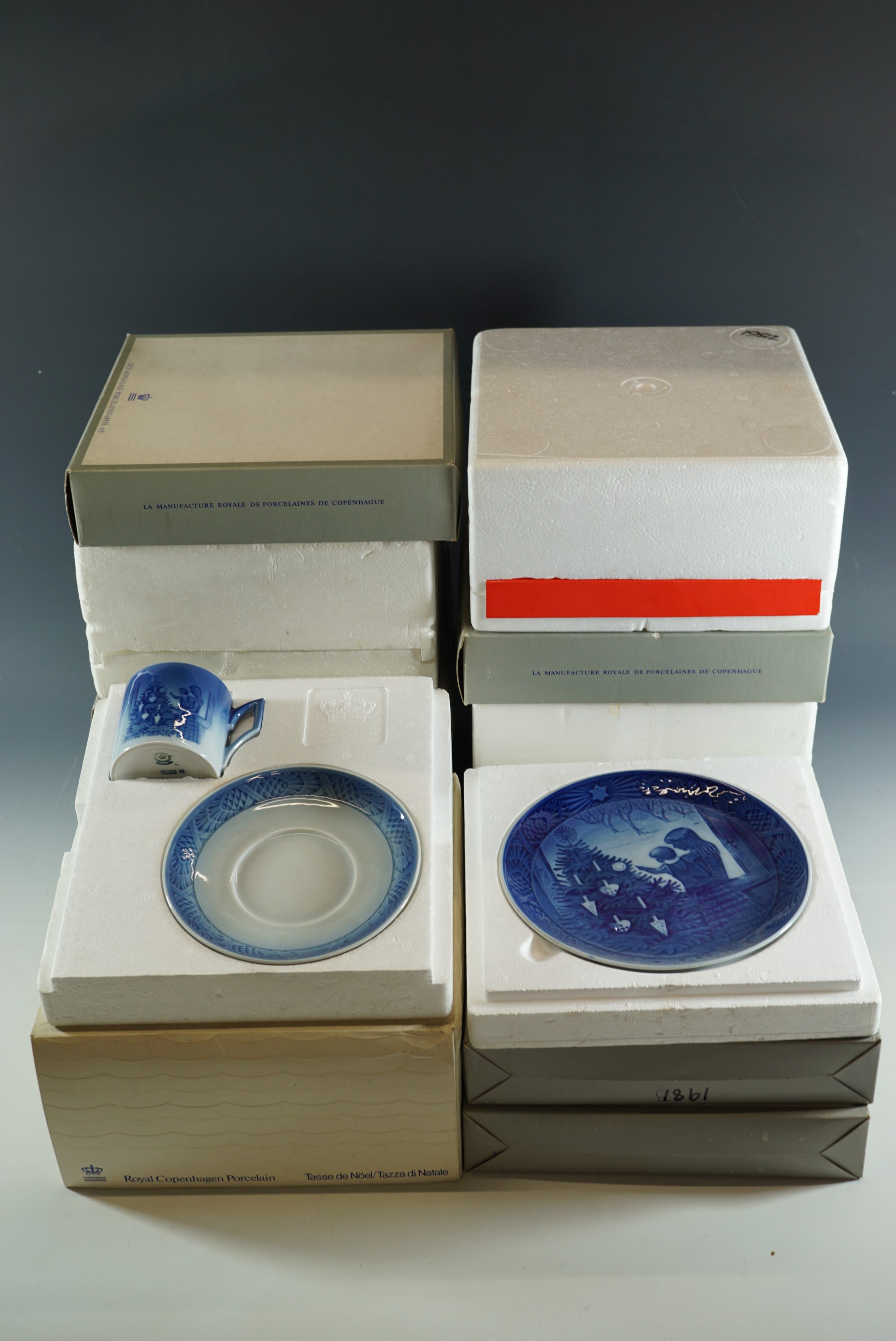 Six Royal Copenhagen Christmas plates, cups and saucers, 1979 - 1884