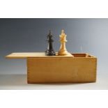 A wooden Staunton type chess set, King's 7 cm
