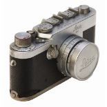 Cámara fotográfica alemana Leica modelo Ig DBP Nº 908703 con objetivo Elmar f=5 mm. 1:2.8, 1957.