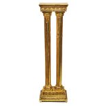 Peana de doble columna en madera tallada y dorada con decoración floral y acantos, fles. del s.