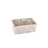 Caja en cristal tallado con tapa en plata portuguesa punzonada Topazio repujada con motivos florales