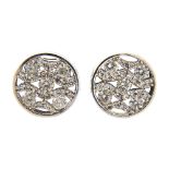 Pendientes diseño circular en oro blanco con calado de diamantes talla brillante engastados en