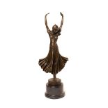 Escuela europea, fles. del s.XX. Hindu dancer. Escultura estilo Art Deco en bronce patinado según