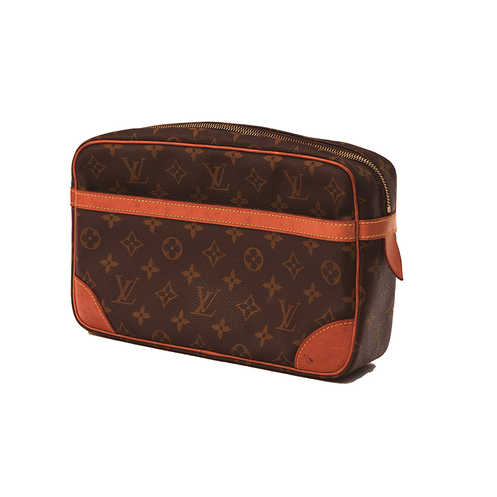 Neceser Louis Vuitton en lona "Monogram" Pochette Compiegne 28 revestida con cierre de cremallera,