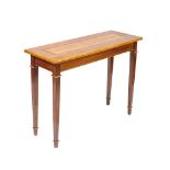 Consola de estilo inglés en madera con marquetería vegetal en maderas contrastadas, mediados del s.