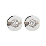 Pendientes en oro blanco con diamante talla brillante engastado en chatón. Peso diamantes: 0,17