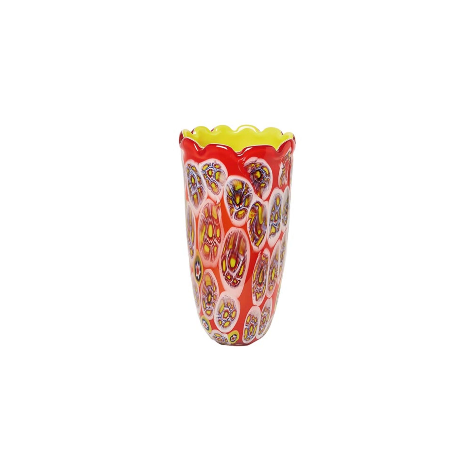Jarrón de boca ondulada en cristal de Murano "incamiciato" de tonalidades roja, blanca y amarilla