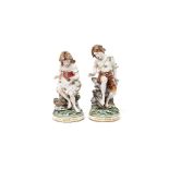 Jóvenes pescadores. Pareja de figuras en porcelana Hispania, mediados del s.XX. Marcas en la base.