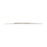 Pulsera en oro blanco con barrita de diamantes talla brillante engastados en garras. Peso diamantes: