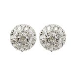 Pendientes rosetón en oro blanco con diamantes talla brillante antigua. Peso diamantes: 1,78 ct.