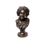 Escuela europea, segundo cuarto del s.XX. Ninfa. Busto en bronce. 59 x 30 x 27 cm.